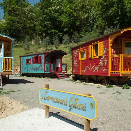 Agriturismo La Rovere - I Carrozzoni Gitani Cossano Belbo Dış mekan fotoğraf