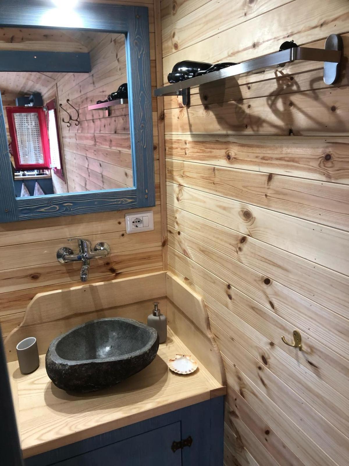 Agriturismo La Rovere - I Carrozzoni Gitani Cossano Belbo Dış mekan fotoğraf