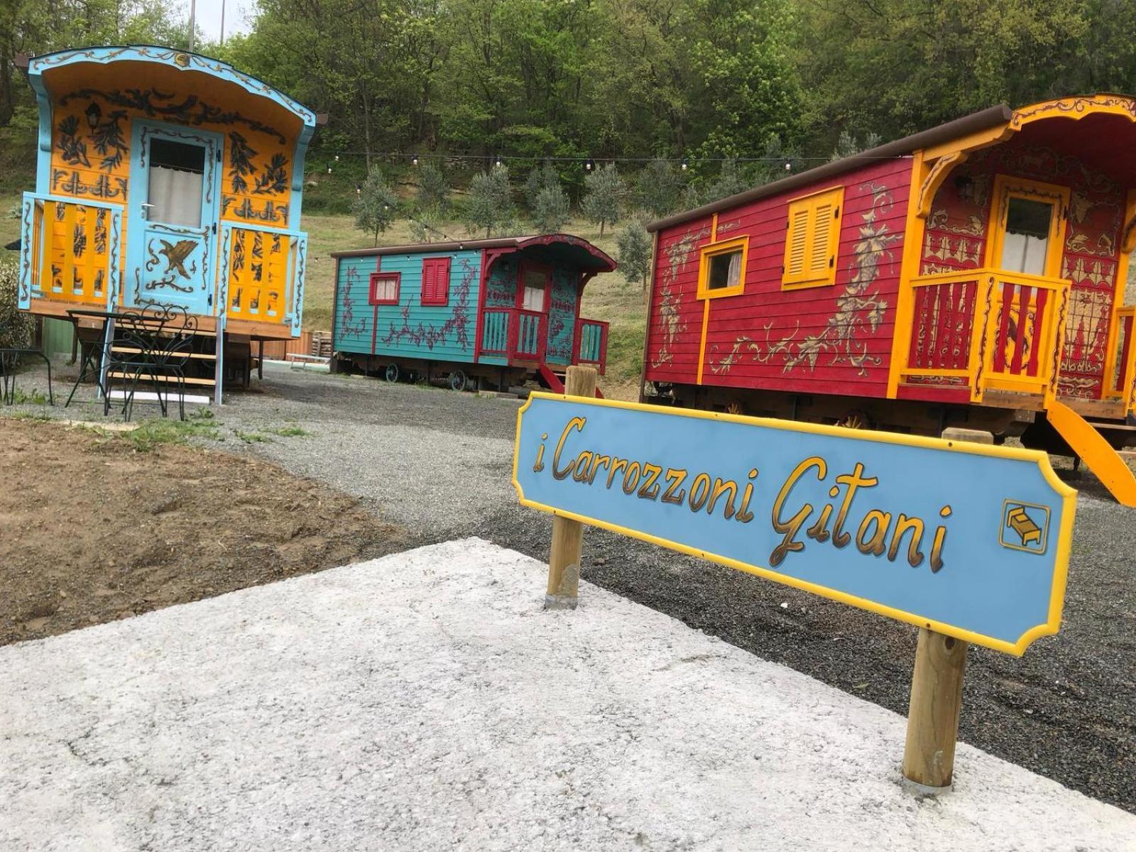 Agriturismo La Rovere - I Carrozzoni Gitani Cossano Belbo Dış mekan fotoğraf