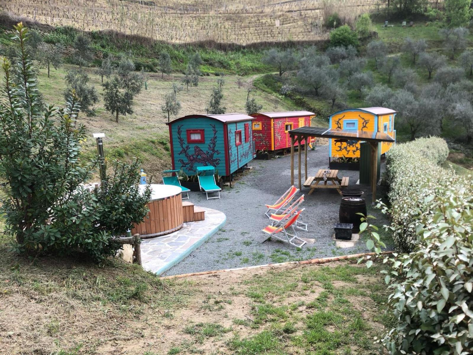 Agriturismo La Rovere - I Carrozzoni Gitani Cossano Belbo Dış mekan fotoğraf