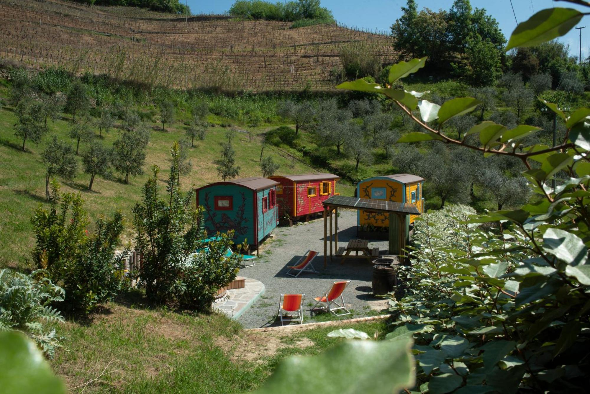 Agriturismo La Rovere - I Carrozzoni Gitani Cossano Belbo Dış mekan fotoğraf